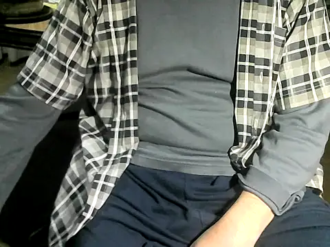 OreCam online show from April 9, 2026, 11:11 pm