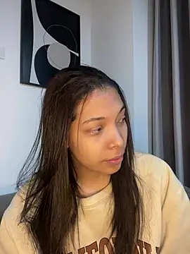 Snapshot of KarolRojas_22 chatting on June 8, 2026, 6:58 am KarolRojas 22 online show from June 8, 2026, 6:58 am