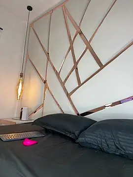 Celeste Valencia  online show from January 15, 2026, 4:05 am