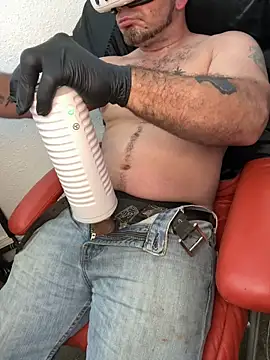 2addictivelyhorny online show from March 3, 2026, 10:11 am