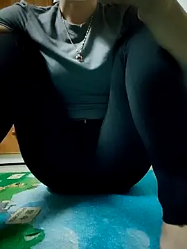 LianLaz online show from March 26, 2026, 3:32 pm