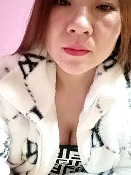 Snapshot of Lily-ross22 chatting on November 26, 2025, 7:25 pm Lily-ross22 online show from November 26, 2025, 7:25 pm