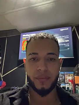 Snapshot of tratosucio chatting on March 19, 2026, 5:40 am tratosucio online show from March 19, 2026, 5:40 am