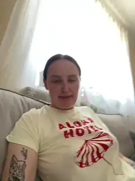 Snapshot of TomilaSi chatting on July 16, 2026, 12:13 pm TomilaSi online show from July 16, 2026, 12:13 pm
