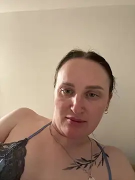 Snapshot of TomilaSi chatting on May 22, 2026, 8:07 pm TomilaSi online show from May 22, 2026, 8:07 pm