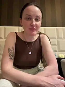 Snapshot of TomilaSi chatting on May 4, 2026, 6:44 pm TomilaSi online show from May 4, 2026, 6:44 pm