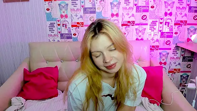 AlysaMeow online show from December 5, 2025, 6:50 pm