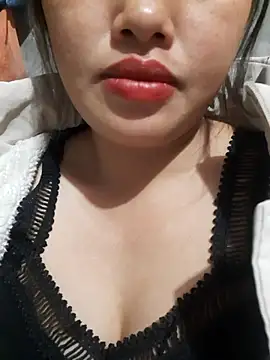 Snapshot of mai-mai-97 chatting on December 5, 2025, 2:04 pm mai-mai-97 online show from December 5, 2025, 2:04 pm