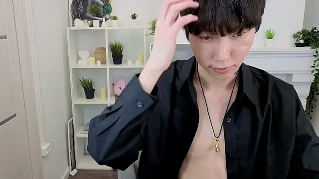 Snapshot of YugoAsian chatting on November 25, 2025, 12:27 pm YugoAsian online show from November 25, 2025, 12:27 pm