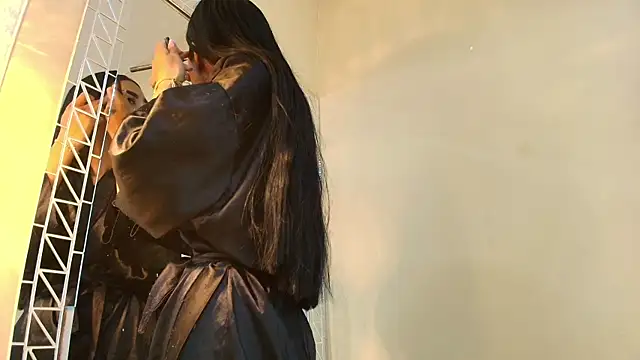 HallieStone online show from April 10, 2026, 11:39 am