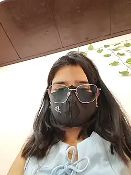 Sexolinaa online show from May 21, 2026, 5:05 am