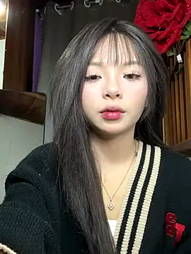 Yui-Ti online show from November 26, 2025, 2:17 pm