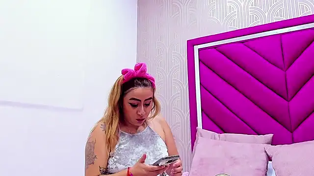 emma cook  online show from January 9, 2026, 9:00 pm