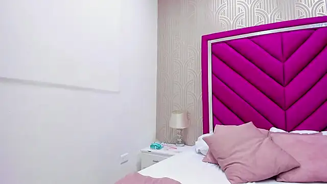 emma cook  online show from January 17, 2026, 8:23 pm