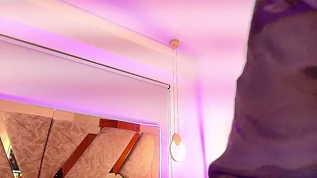 emma cook  online show from December 2, 2025, 8:32 pm