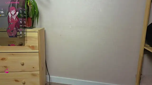 Snapshot of Me1inMonro chatting on December 3, 2025, 5:41 am Me1inMonro online show from December 3, 2025, 5:41 am