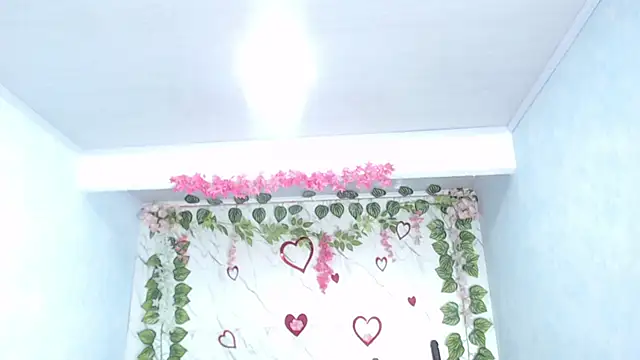 angelamanjarrezcm online show from December 20, 2025, 3:42 am