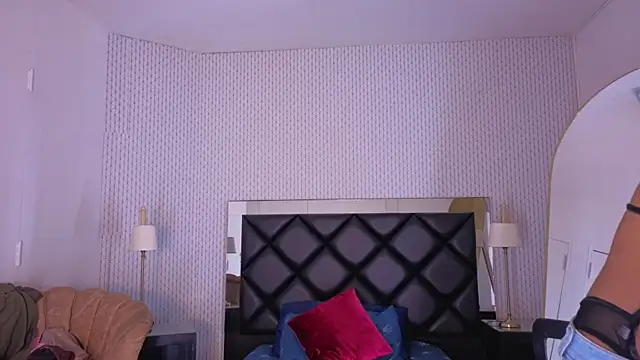 megan lenon online show from December 20, 2025, 7:28 pm