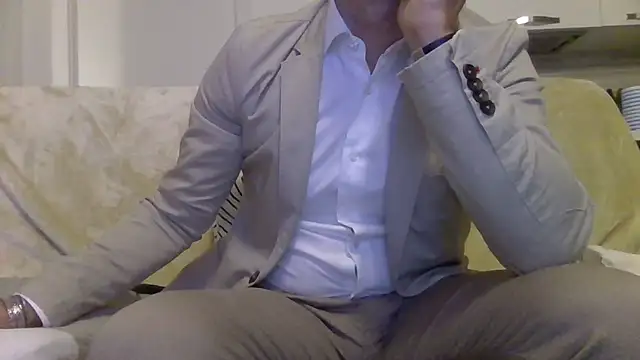 Eroshotlicker online show from April 12, 2026, 8:45 pm