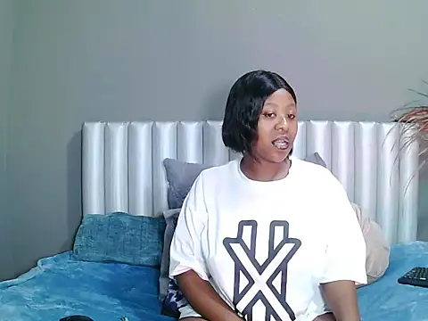 Snapshot of SavageHoney chatting on November 28, 2025, 7:36 pm SavageHoney online show from November 28, 2025, 7:36 pm