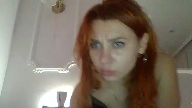 Snapshot of redfoxLaya chatting on November 29, 2025, 6:19 pm redfoxLaya online show from November 29, 2025, 6:19 pm