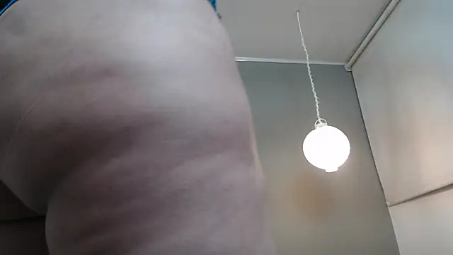 Snapshot of Elektrarosy chatting on November 26, 2025, 11:05 pm Elektrarosy online show from November 26, 2025, 11:05 pm