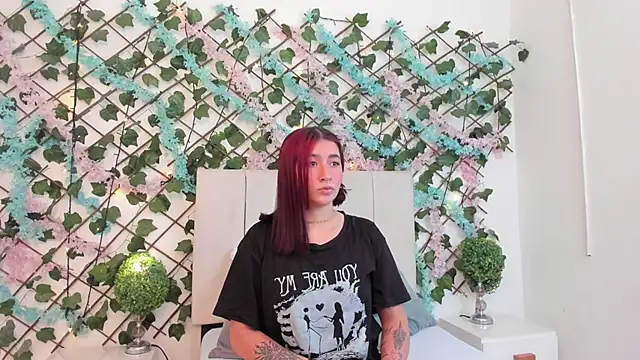 CharlotteBlossom online show from December 18, 2025, 8:45 pm