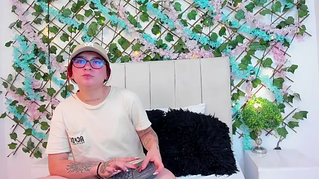 CharlotteBlossom online show from January 16, 2026, 8:35 pm