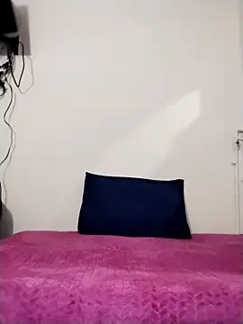 NiinaHans online show from December 5, 2025, 10:47 am