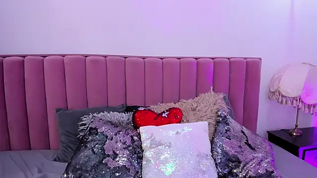 Snapshot of Emma_Moore8 chatting on November 29, 2025, 10:10 pm Emma Moore8 online show from November 29, 2025, 10:10 pm