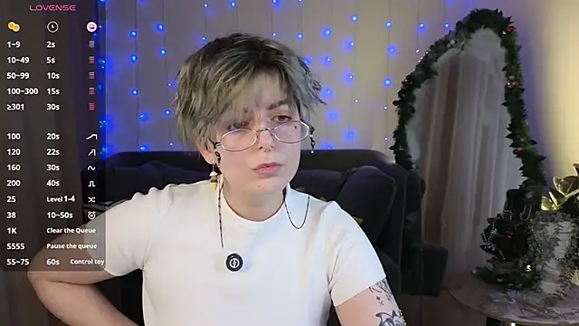 Snapshot of Spider_Arti chatting on December 15, 2025, 9:20 pm Spider Arti online show from December 15, 2025, 9:20 pm