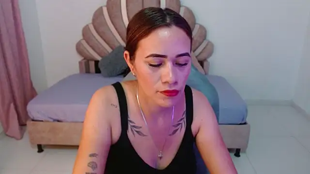 Snapshot of Kim-Fiori chatting on December 1, 2025, 7:15 pm Kim-Fiori online show from December 1, 2025, 7:15 pm