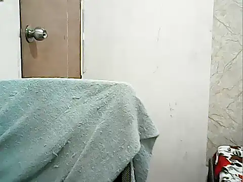 cutechubby online show from April 14, 2026, 3:00 am