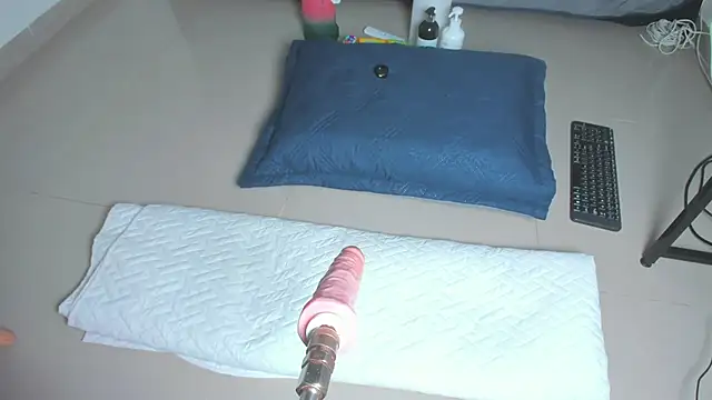 Snapshot of sophie_1_ chatting on February 6, 2026, 2:51 am sophie 1 online show from February 6, 2026, 2:51 am