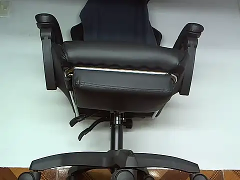 Alphacashmaster777 online show from April 8, 2026, 10:06 am