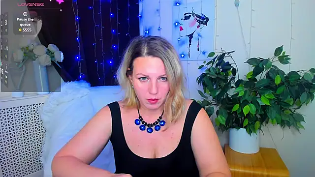 Alison star  online show from December 14, 2025, 1:45 am