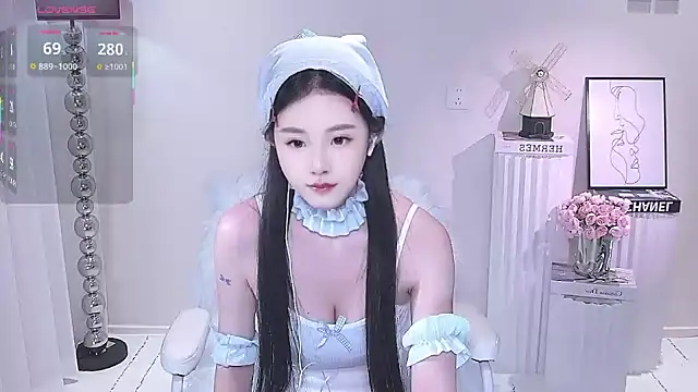 Snapshot of Persephone_2025 chatting on December 17, 2025, 2:11 pm Persephone 2025 online show from December 17, 2025, 2:11 pm