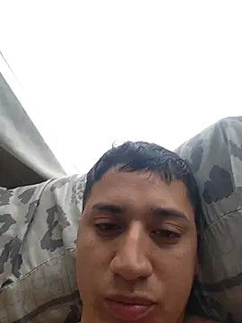 Snapshot of Alvarezz0202 chatting on February 15, 2026, 1:43 pm Alvarezz0202 online show from February 15, 2026, 1:43 pm