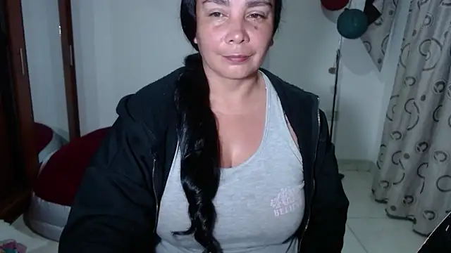 vivian-milf online show from February 23, 2026, 11:38 pm