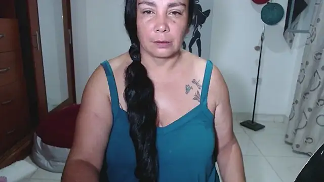 vivian-milf online show from April 8, 2026, 2:13 am