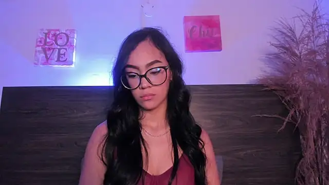 Klohewilliams  online show from January 12, 2026, 12:45 pm