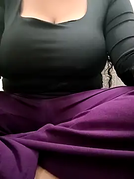 KomalRanii1 online show from December 1, 2025, 7:59 pm