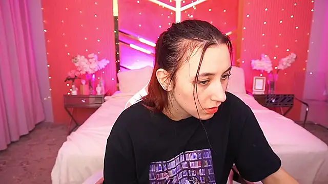 RoxieRay online show from February 11, 2026, 3:45 pm