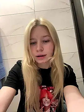 Snapshot of Barbie_Blondie chatting on January 5, 2026, 9:07 pm Barbie Blondie online show from January 5, 2026, 9:07 pm