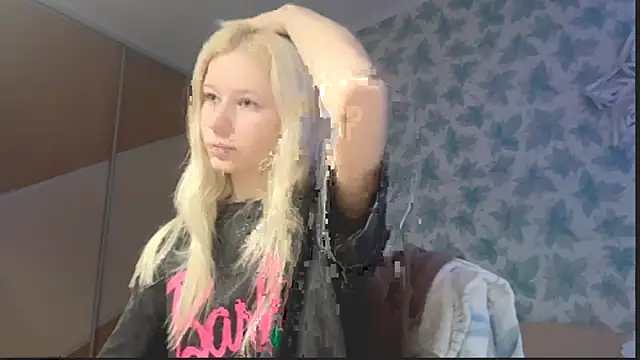 Snapshot of Barbie_Blondie chatting on December 21, 2025, 12:13 am Barbie Blondie online show from December 21, 2025, 12:13 am