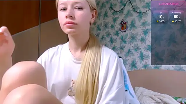 Snapshot of Barbie_Blondie chatting on April 3, 2026, 1:39 pm Barbie Blondie online show from April 3, 2026, 1:39 pm