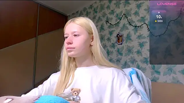 Snapshot of Barbie_Blondie chatting on March 28, 2026, 4:30 pm Barbie Blondie online show from March 28, 2026, 4:30 pm