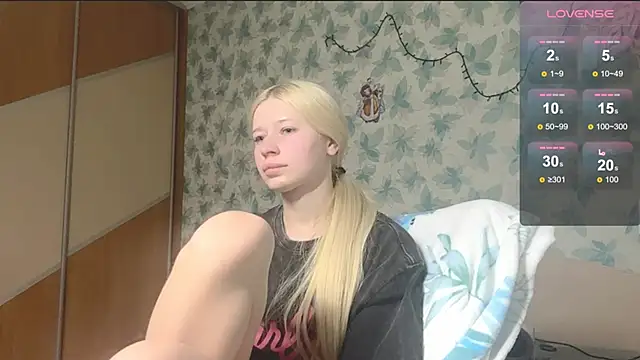 Snapshot of Barbie_Blondie chatting on March 24, 2026, 8:42 pm Barbie Blondie online show from March 24, 2026, 8:42 pm
