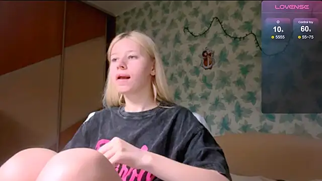 Snapshot of Barbie_Blondie chatting on April 10, 2026, 4:14 pm Barbie Blondie online show from April 10, 2026, 4:14 pm