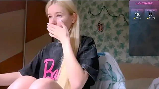 Snapshot of Barbie_Blondie chatting on April 12, 2026, 3:48 pm Barbie Blondie online show from April 12, 2026, 3:48 pm